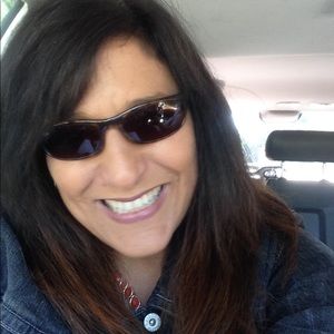 Meet your Posher, Dana